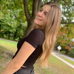 Meet your Posher, Lydia